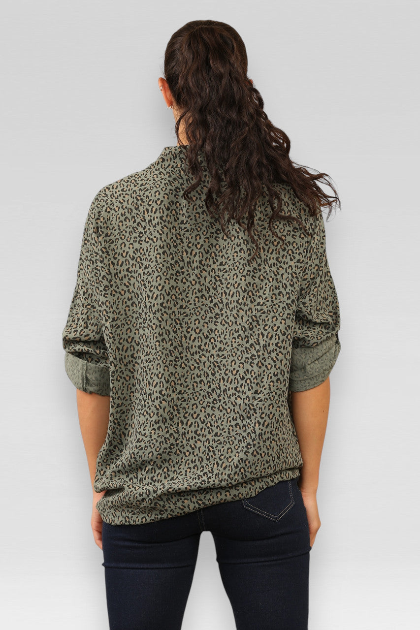 LEOPARD DITSY PRINT OVERHEMD MET STRIK VOORPAND KAKI