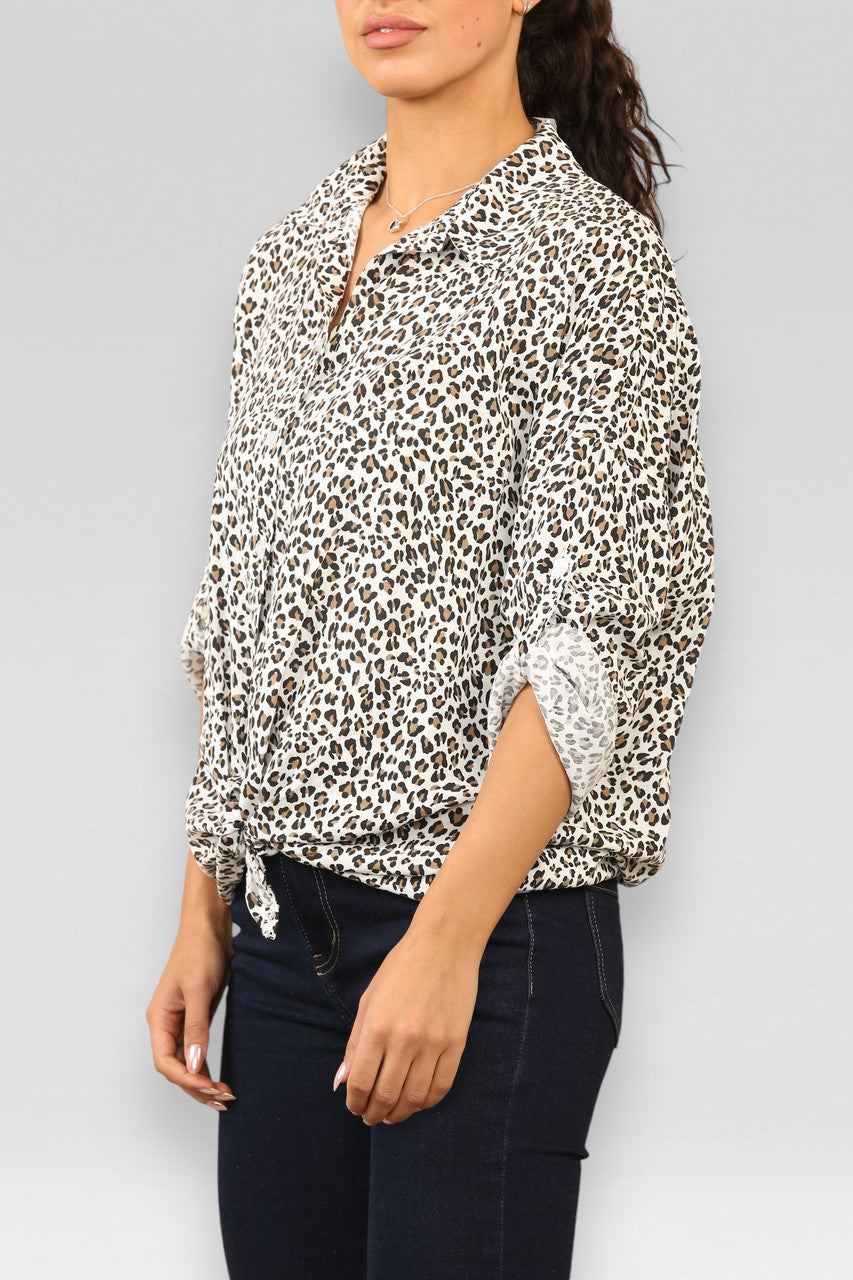 WIT BLOUSE MET PANTERPRINT EN STROPDASVOORPAND