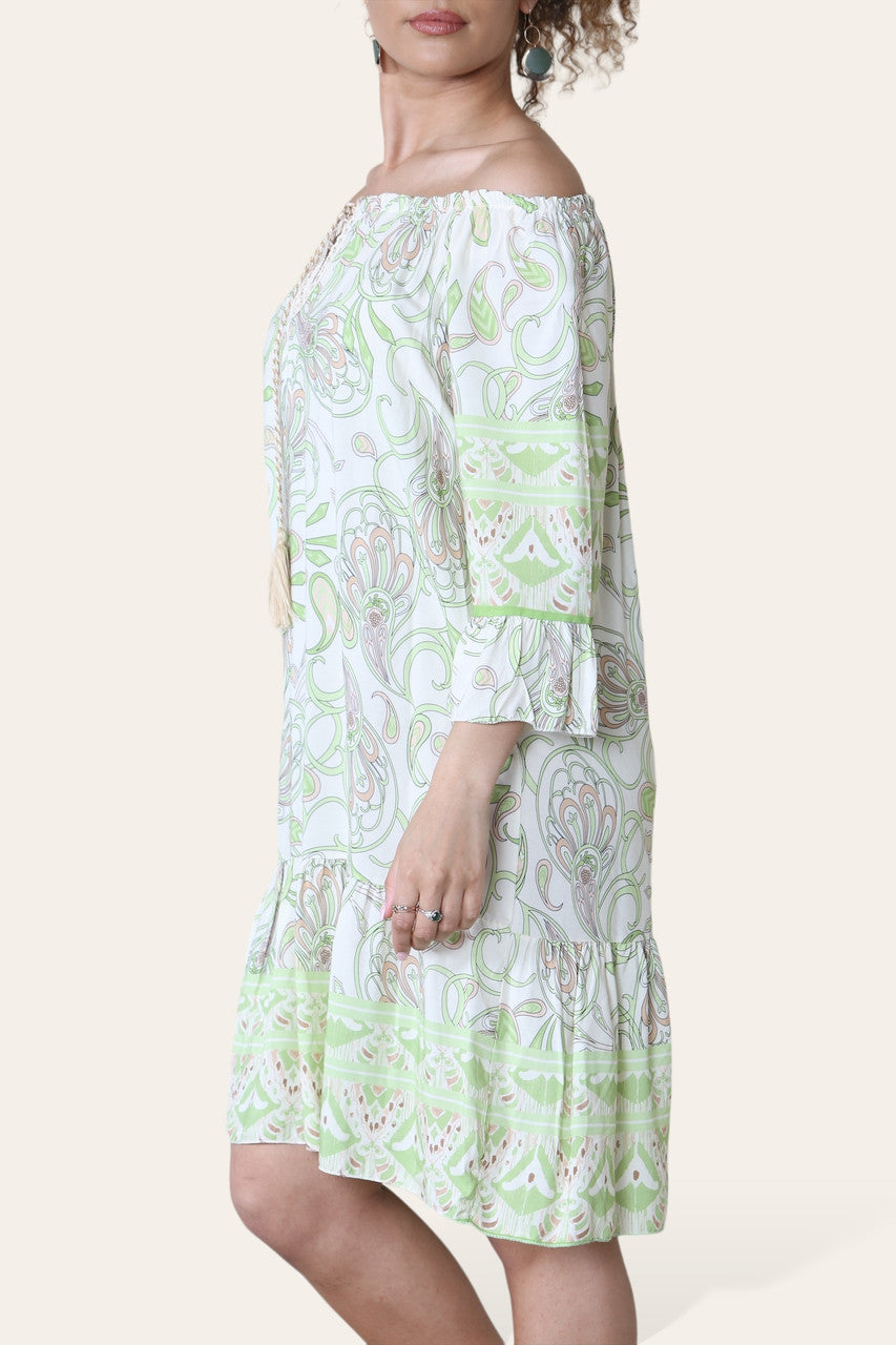JURK MET PAISLEYPRINT EN BARDOTHALS LIMOEN