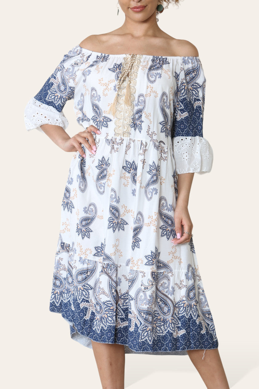 BARDOT-JURK MET PAISLEYPRINT, ANGLAISE MOUWEN EN MARINEBLAUW