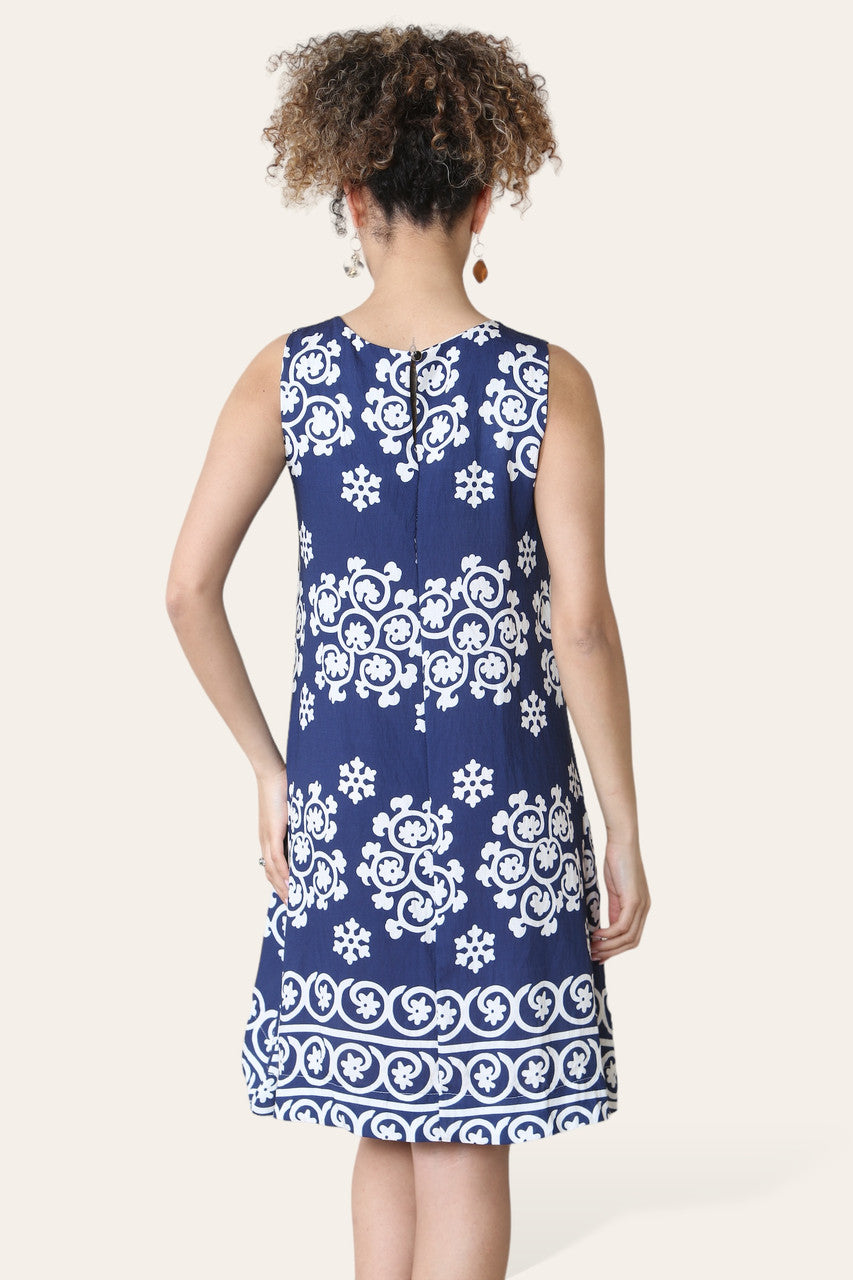 BEDRUKTE MOUWLOZE JURK MARINEBLAUW