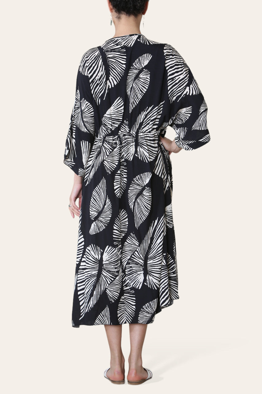 MAXI-JURK MET PALMBLAADPRINT - ZWART