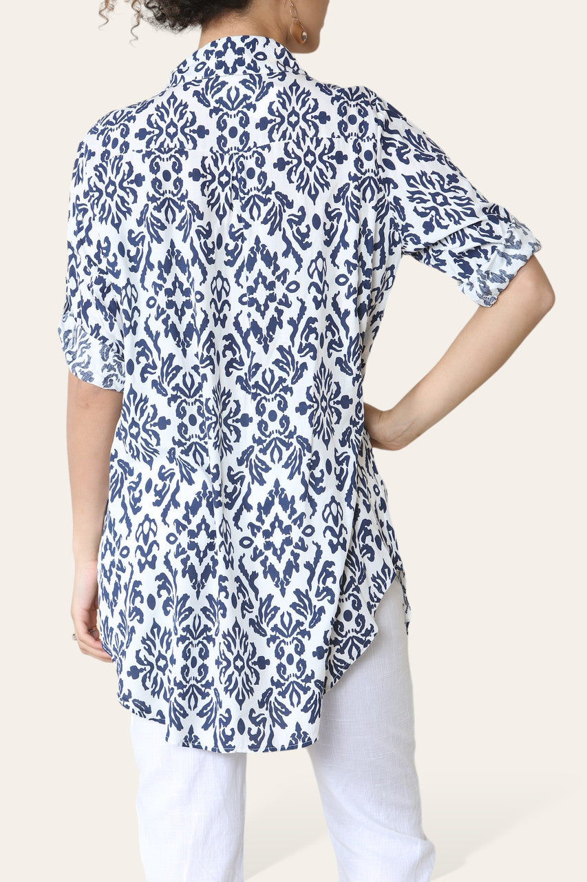 BAROKKE PRINT LANGE BLOUSE MARINEBLAUW