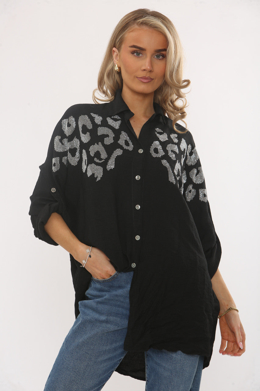 DIAMANTE LUIPAARD SCHOUDERKNOPENBLOUSE - ZWART