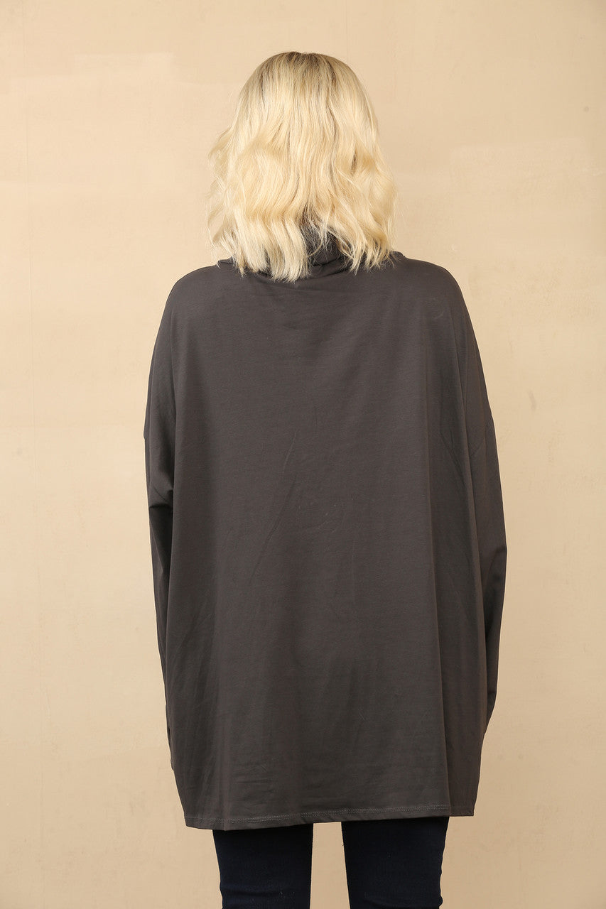 COWLNECK TOP MET SPLIT IN DE ZOOM HOUTSKOOL