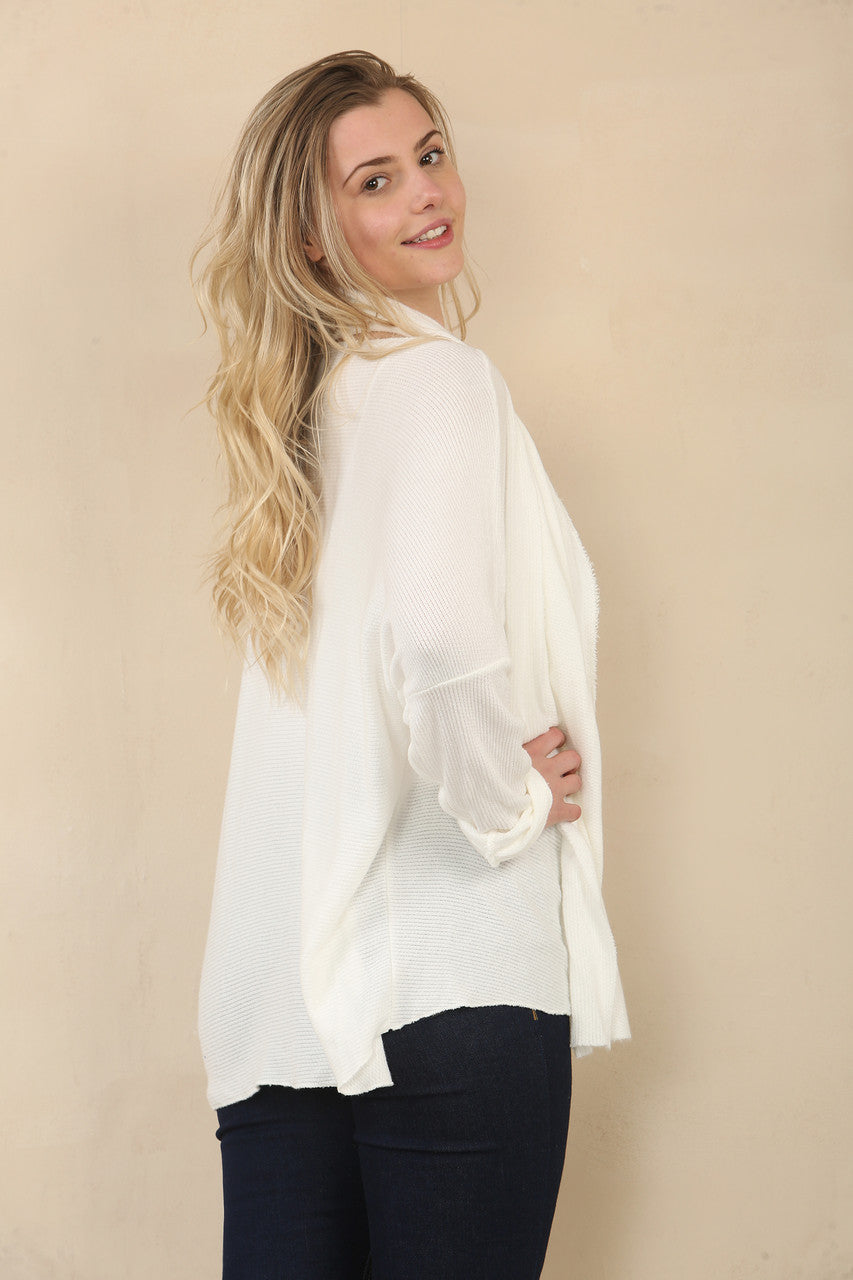 GEBREIDE TOP MET TEXTUUR EN SJAAL - WIT