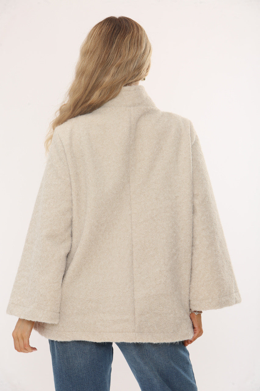 TRECHTERHALS CAPE MET KNOPEN - CRÈME