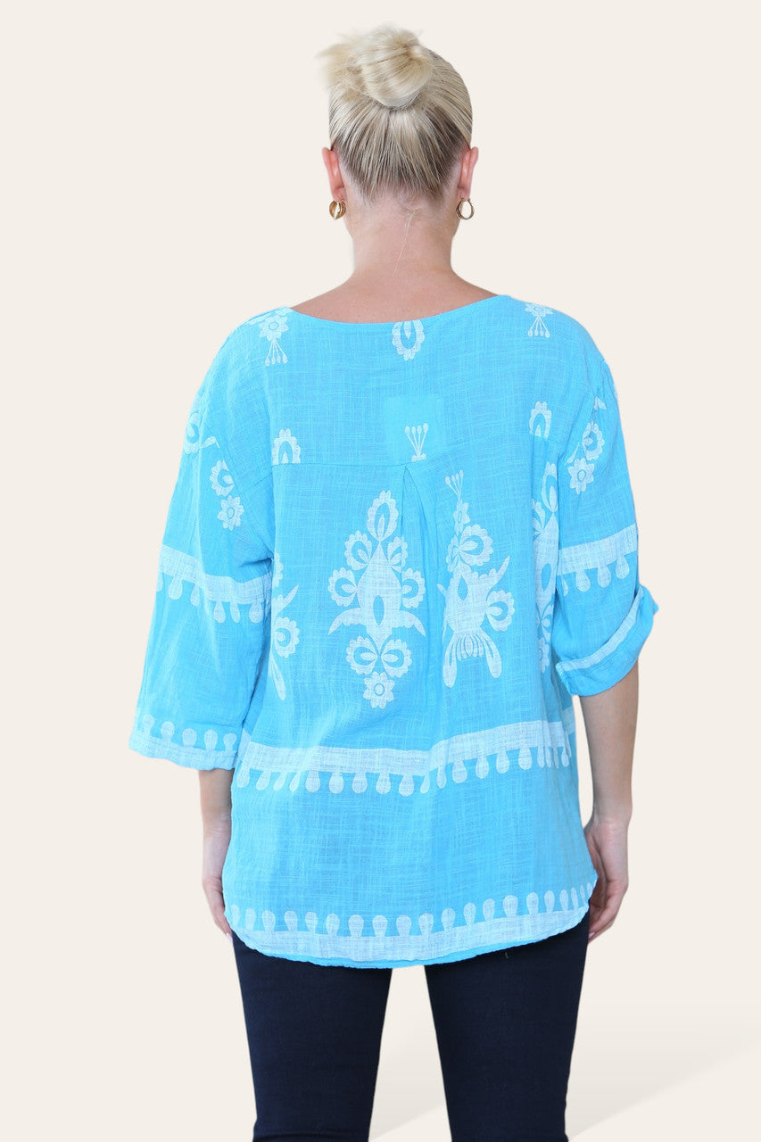 TOP MET PAISLEYPRINT, GRANDAD KRAAG EN KNOPEN TURQUOISE