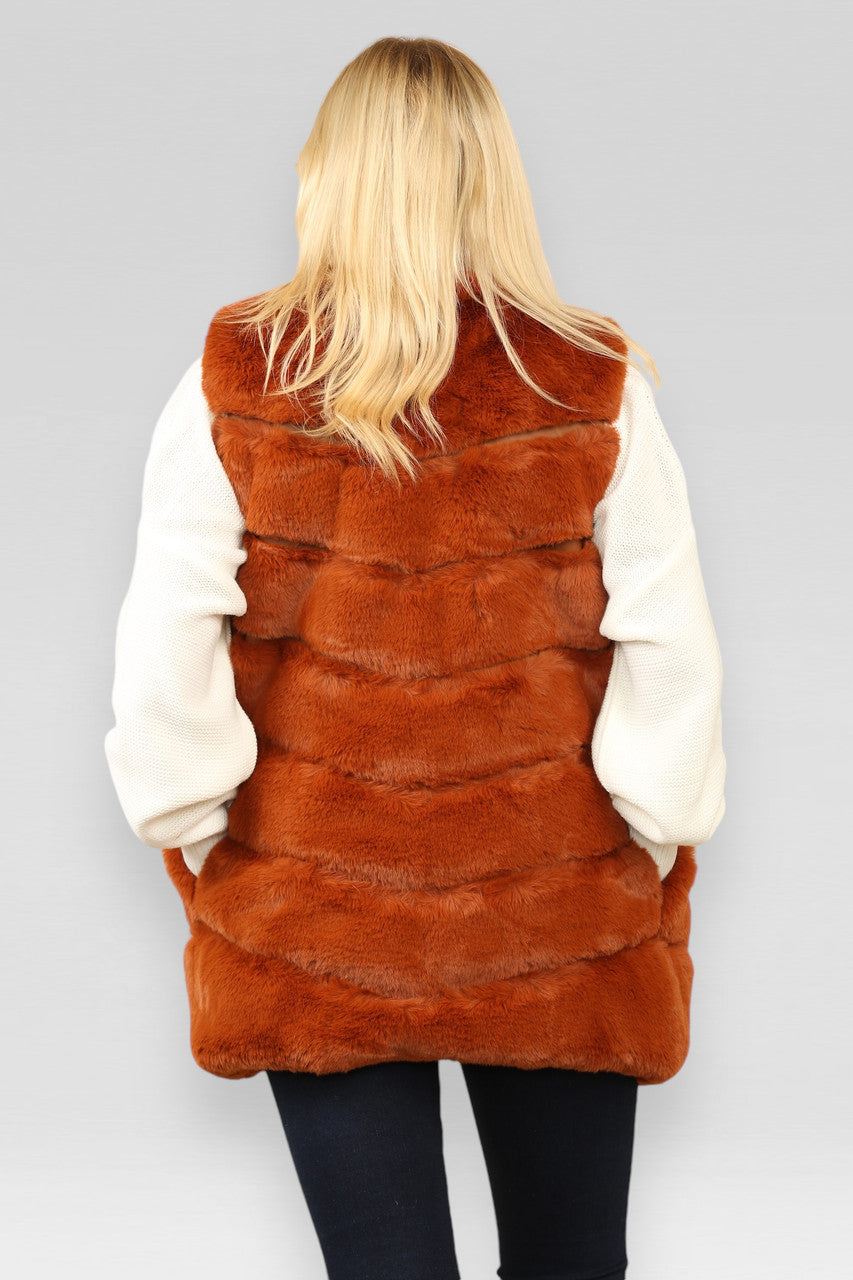 GEVATELDE IMITATIEBONT GILET CARAMEL