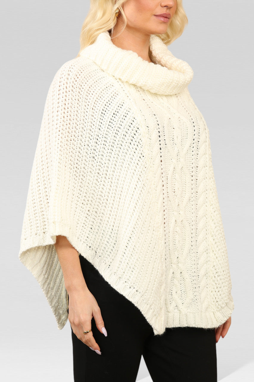 KABELGEBREIDE PONCHO MET COL IN CRÈME