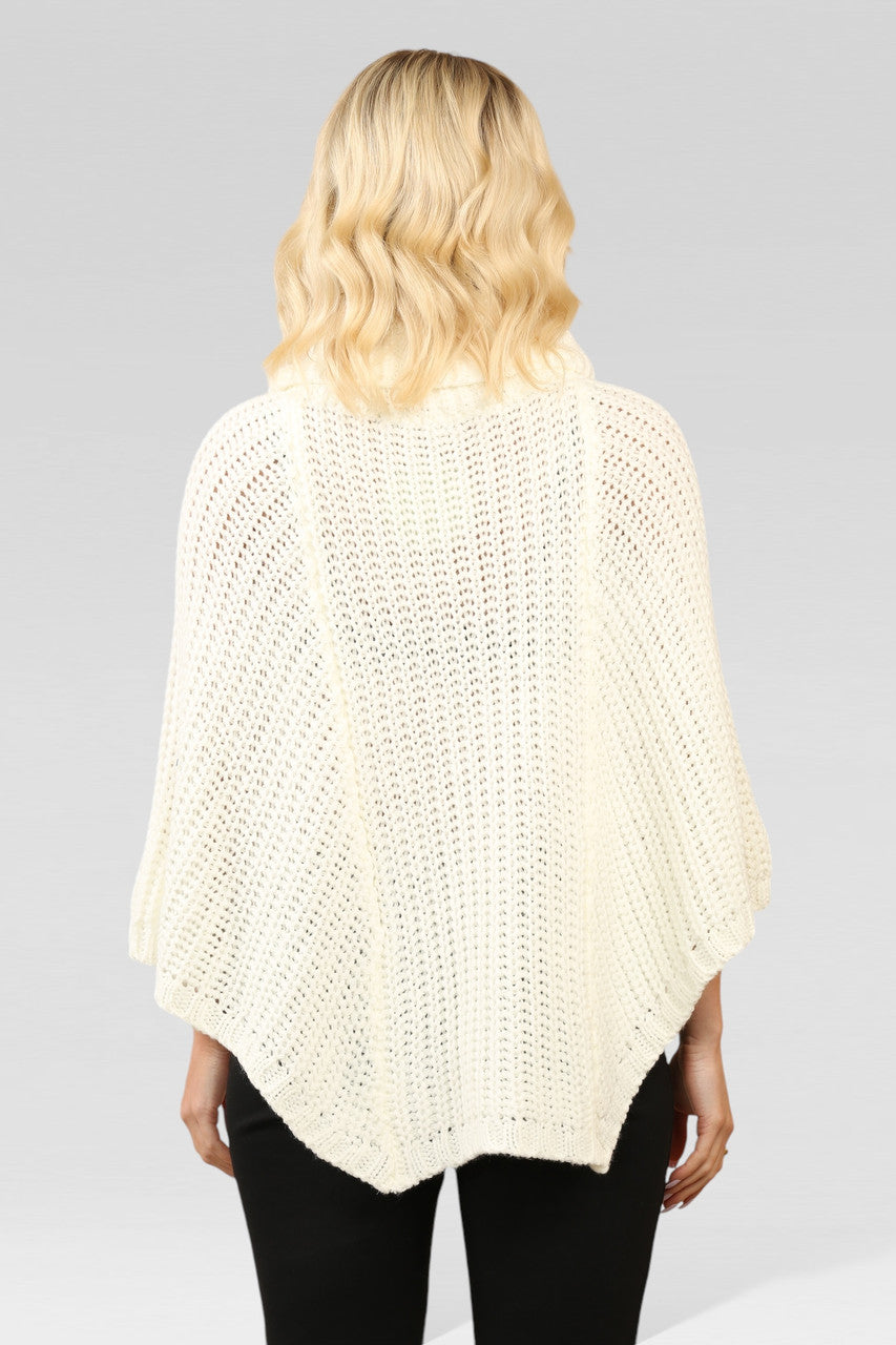 KABELGEBREIDE PONCHO MET COL IN CRÈME