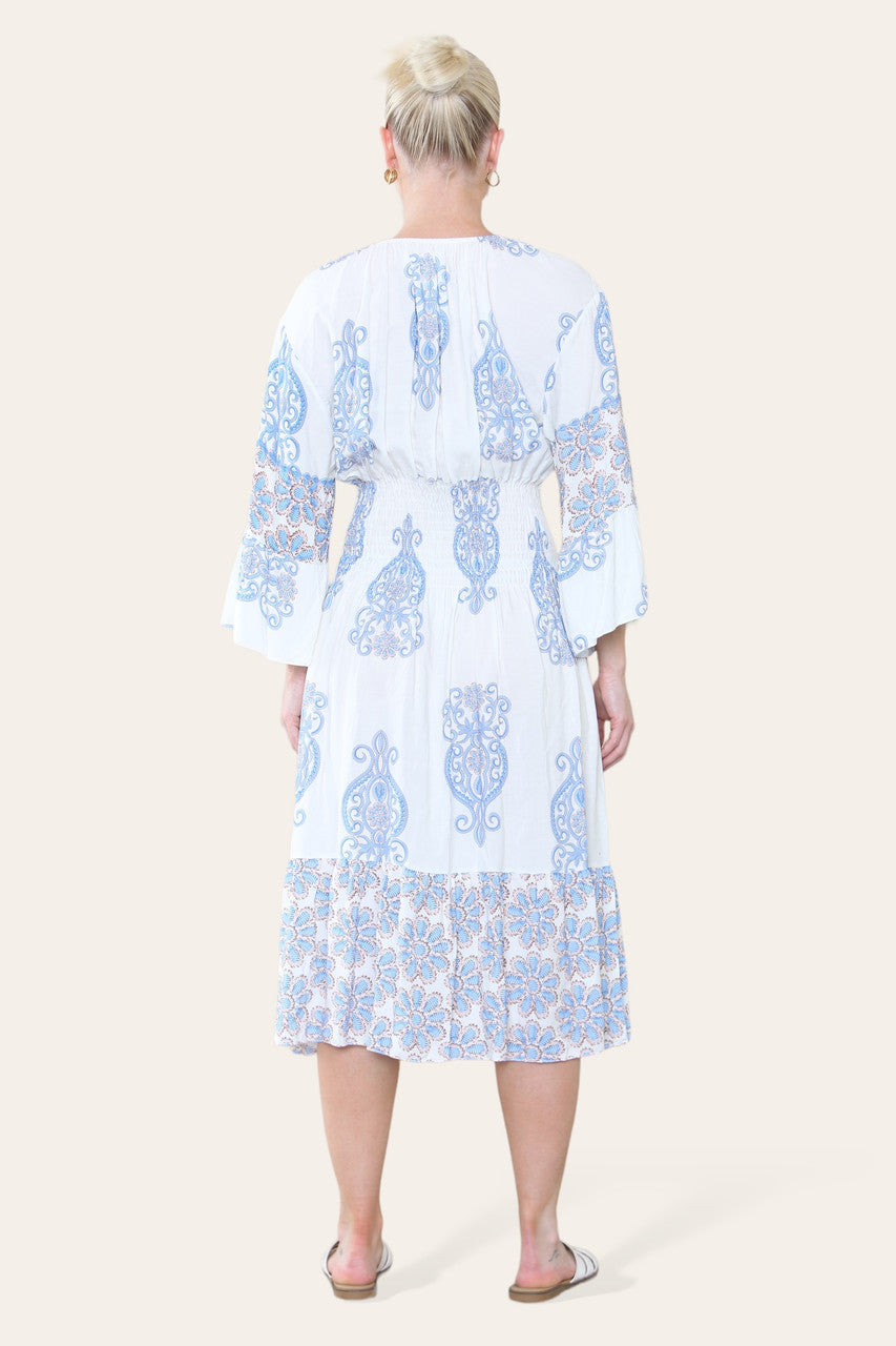 MIDI-JURK VAN DENIM MET PAISLEYPRINT EN ELASTISCHE TAILLEBAND
