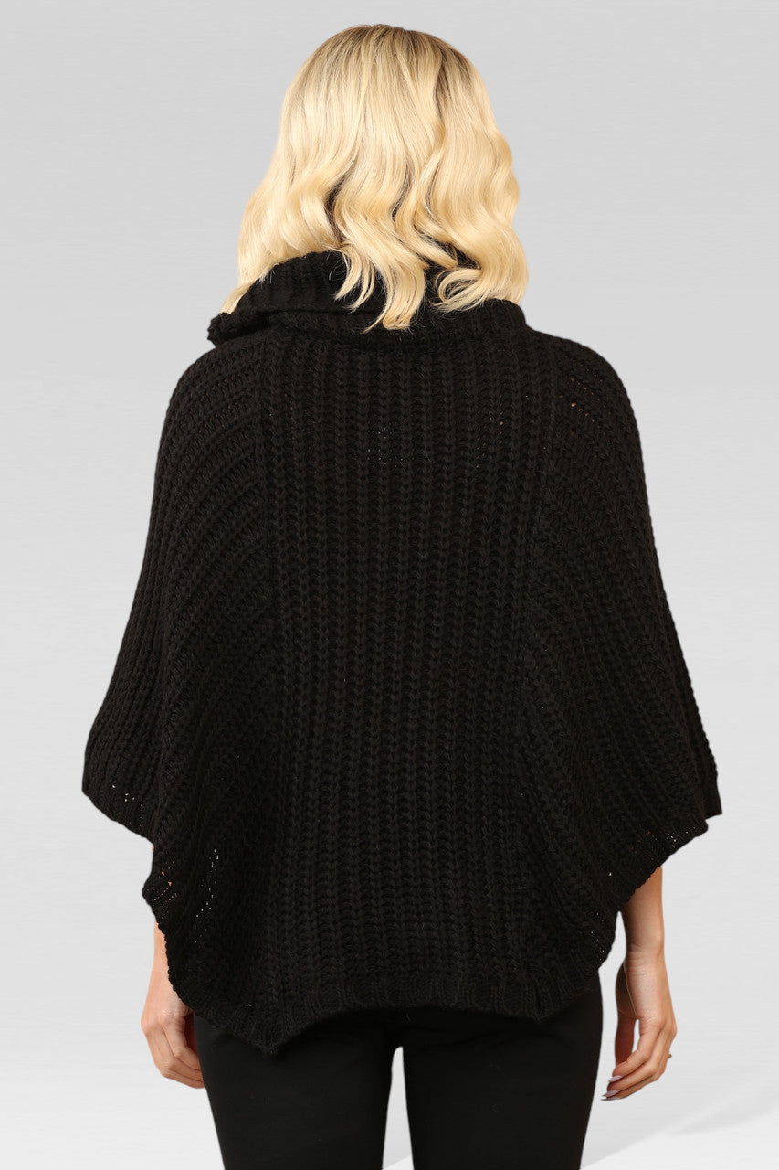 KABELGEBREIDE COLTRUI PONCHO ZWART