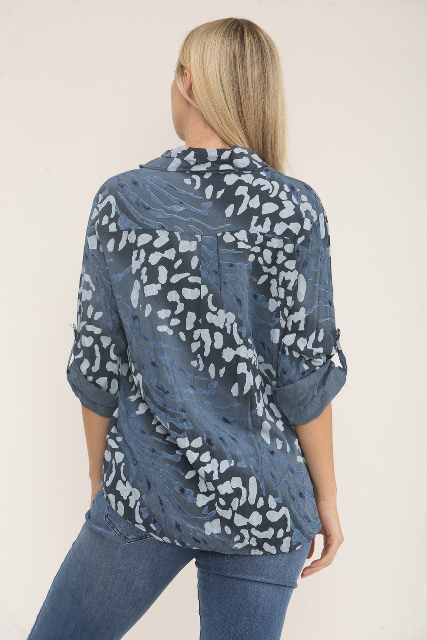BLOUSE MET DIERENPRINT - DENIM
