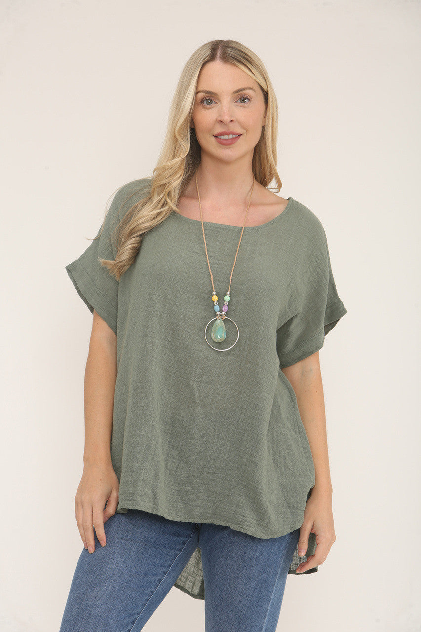 TOP MET KNOPEN OP DE ACHTERKANT EN KETTING KHAKI