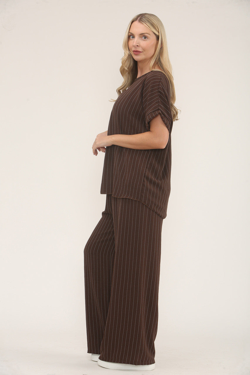 PINSTRIPE PRINT TOP EN BROEK SET - BRUIN