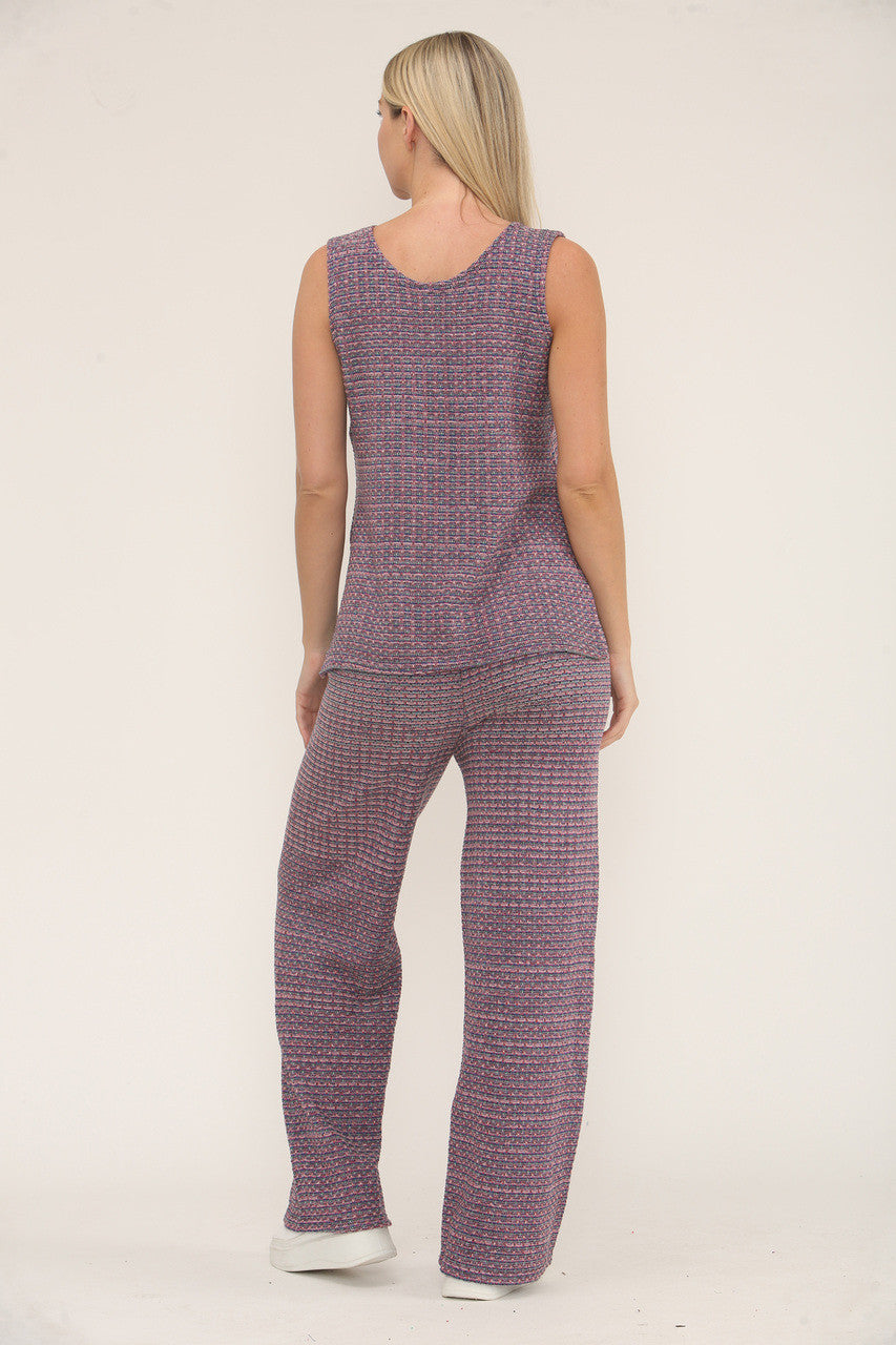 GEBREIDE MOUWLOZE TOP EN BROEK MET GESPICKELD KLEURPATROON - PAARS