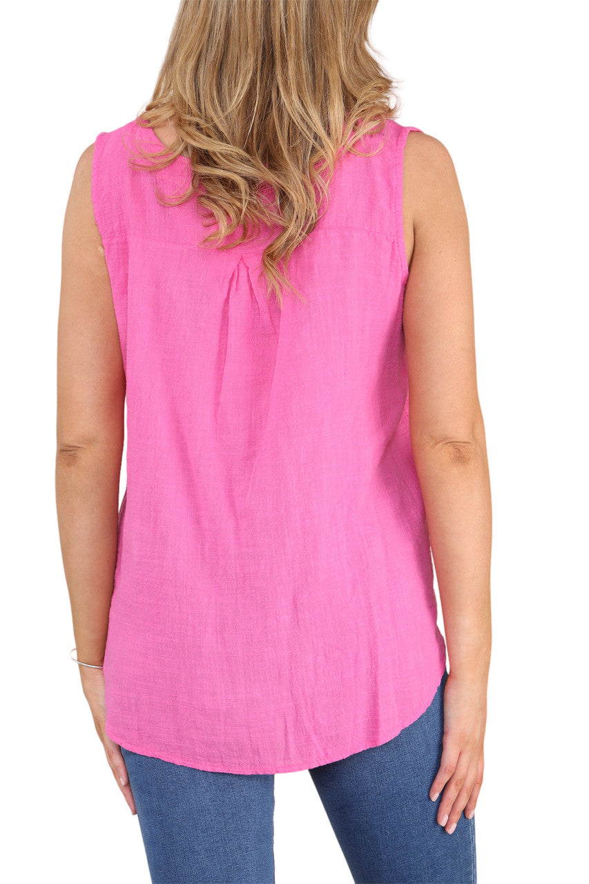 OVERHEMD MET GROTE KRAAG, KNOPENSLUITING EN ZONDER MOUWEN, CERISE ROOD