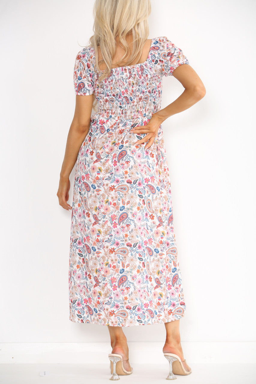 Damesjurk met gesmokte bloemen en paisleyprint wit