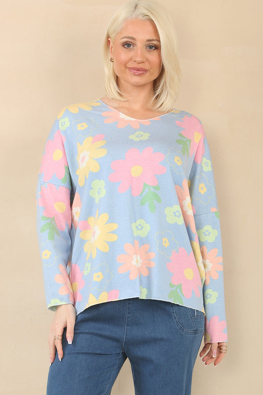 TRUI MET BLOEMENDESSIN EN MADELIEFJES - LICHTBLAUW