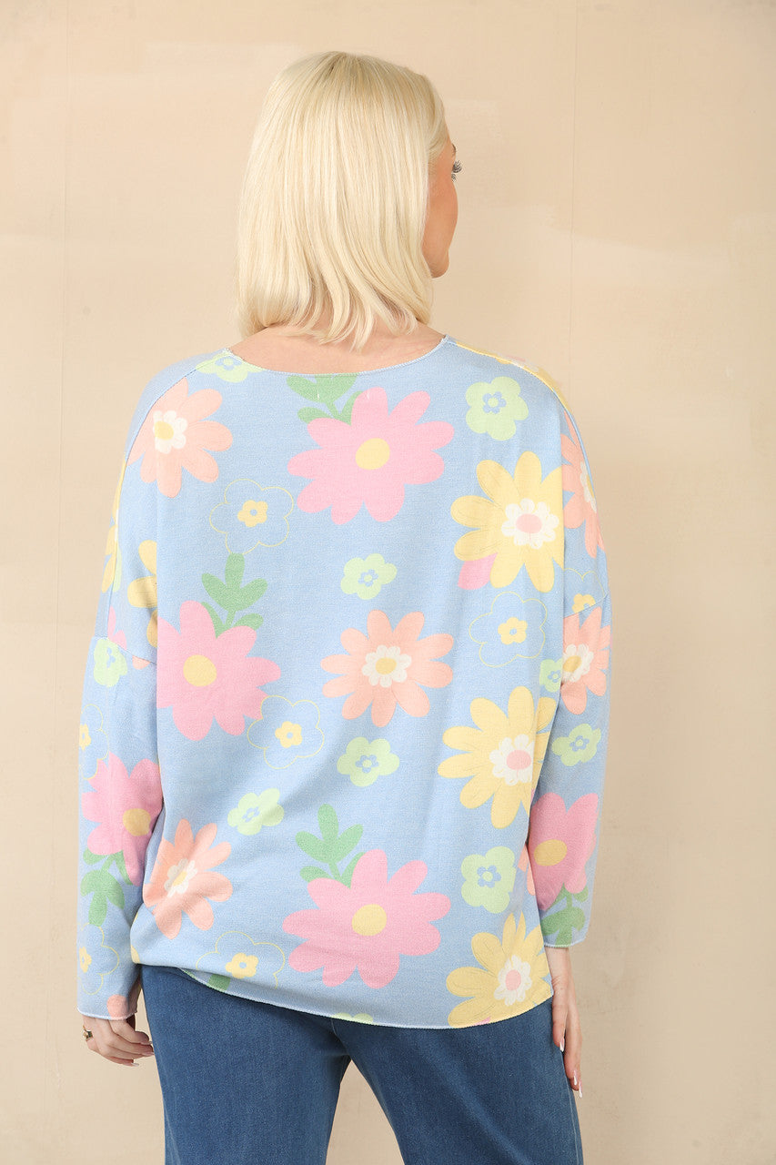 TRUI MET BLOEMENDESSIN EN MADELIEFJES - LICHTBLAUW