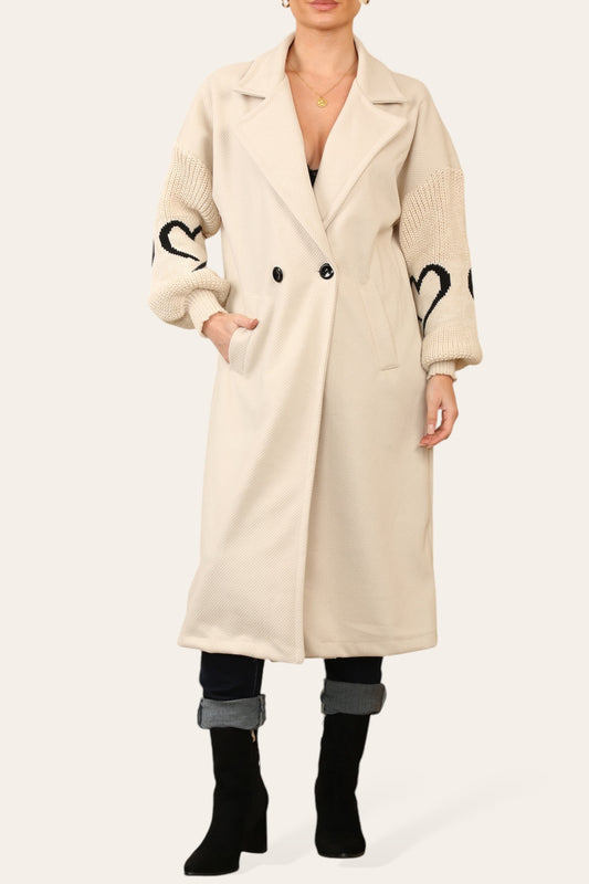 LIEFDESHART GEBREIDE MOUW DUBBELE RIJ KNOPEN JAS BEIGE