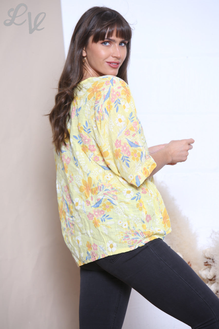 Dames top met bloemenprint geel