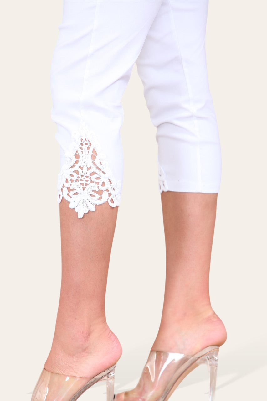 STRETCH LACE HEM CAPRI TROUSER LEGGINGS - WHITE