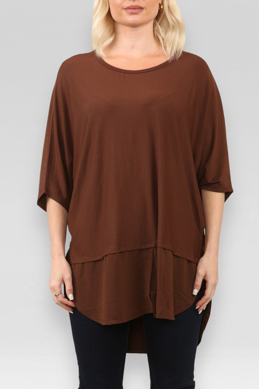 TOP MET SPLIT EN HALFLANGE MOUWEN BRUIN