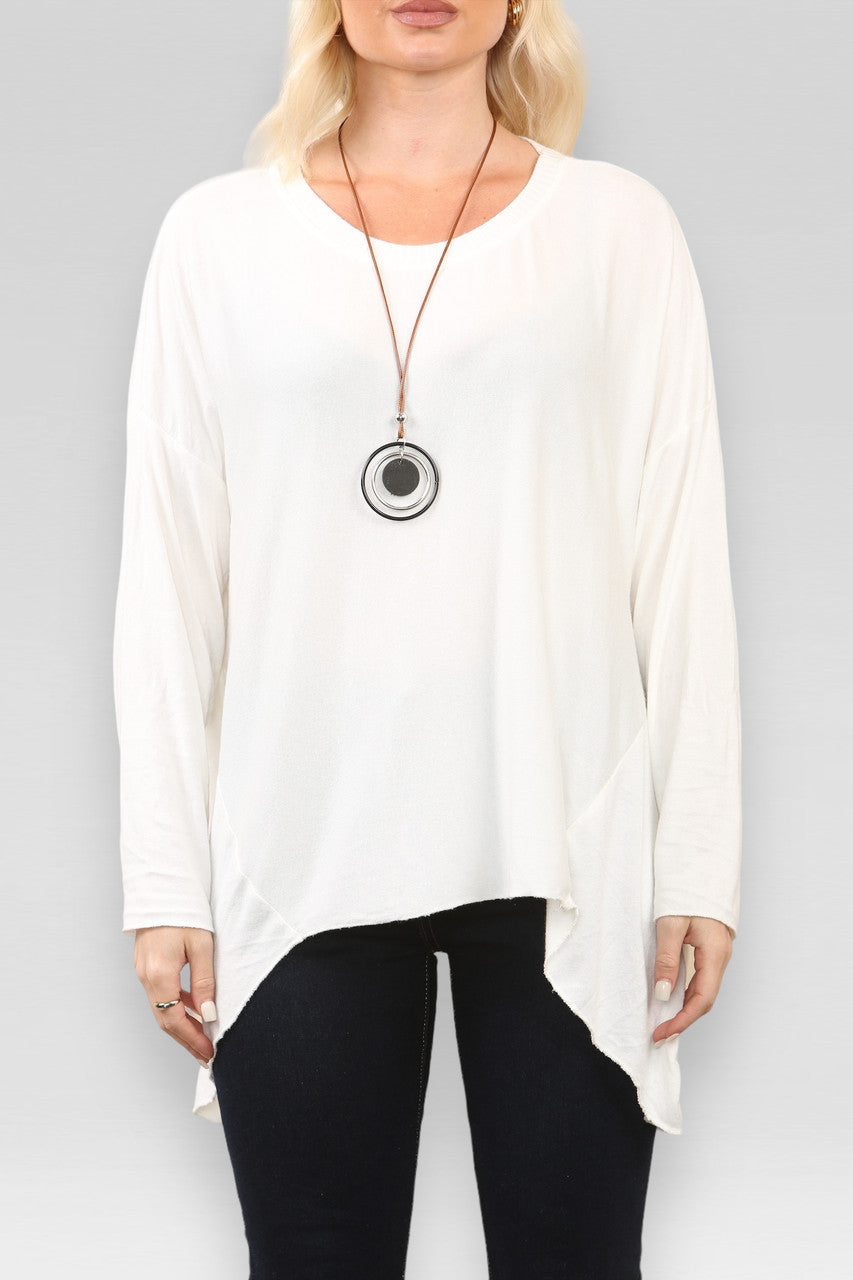 FIJNE GEBREIDE TOP MET VERLAAGDE ACHTERKANT EN KETTING WIT