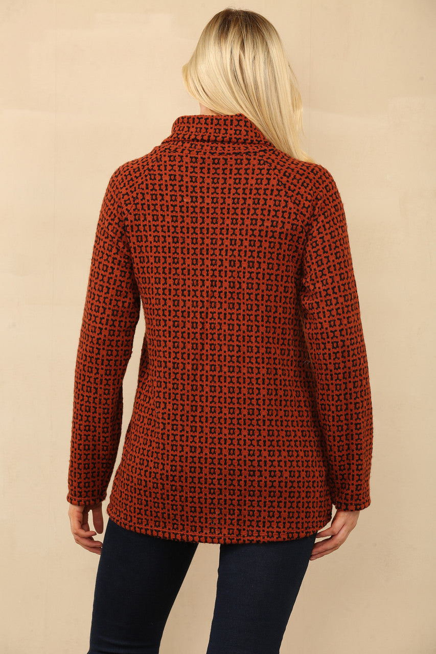 GEPRINTE TRICOT TRUI MET RITS EN HOGE KRAAG ROESTBRUIN