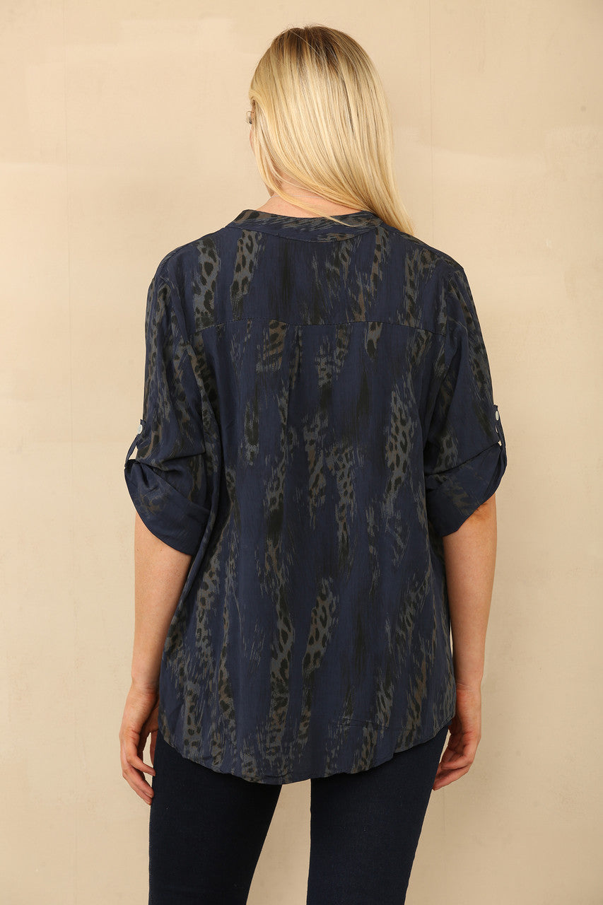 BLOUSE MET PANTERPRINT EN MANDARIJNKRAAG NAVY
