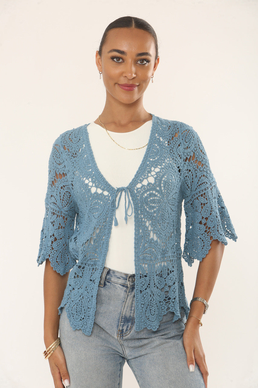 VEST MET BLADMOTIEF EN HAAKWERK - DUSTY DENIM