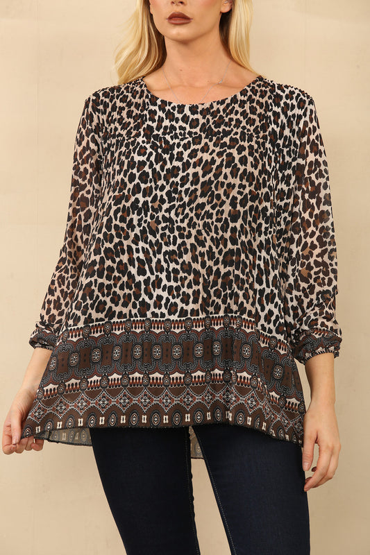 GEPLOOIDE BLOUSE MET LUI- EN TRIBALPRINT BRUIN