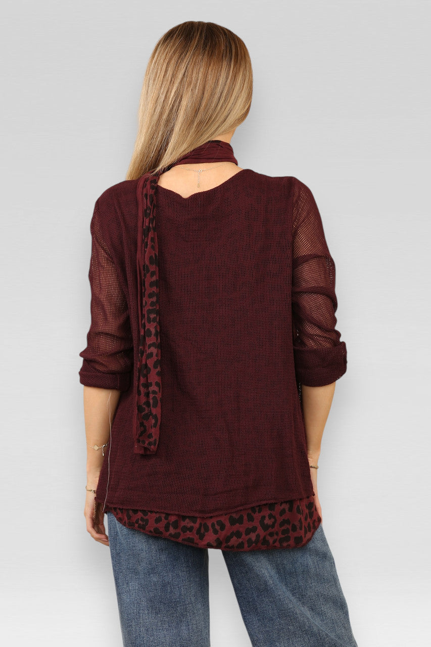 DUBBELE LAAG MESH LEOPAARDPRINT TOP MET SJAAL BORDEAUXROOD