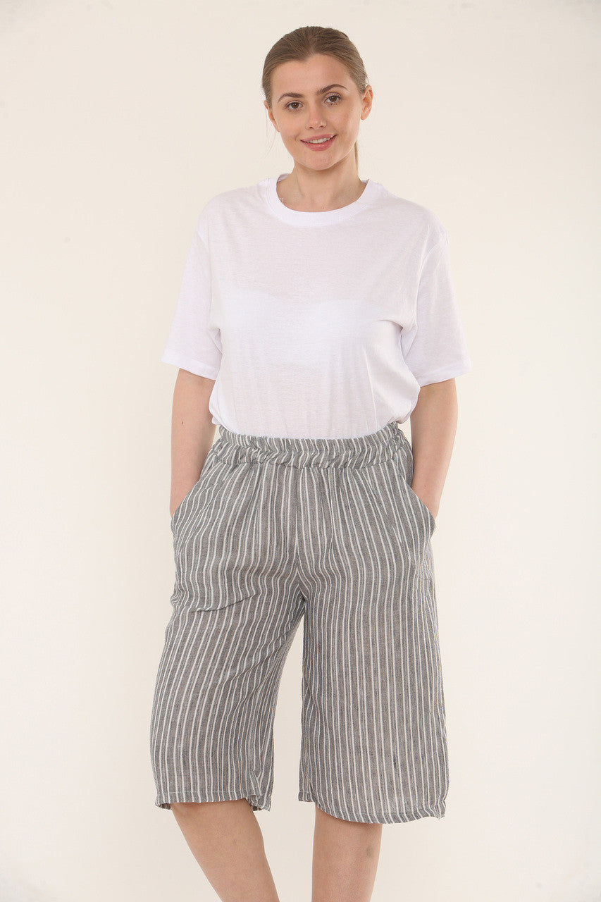 BERMUDA SHORTS MET STREEPJESPATROON - HOUTSKOOL