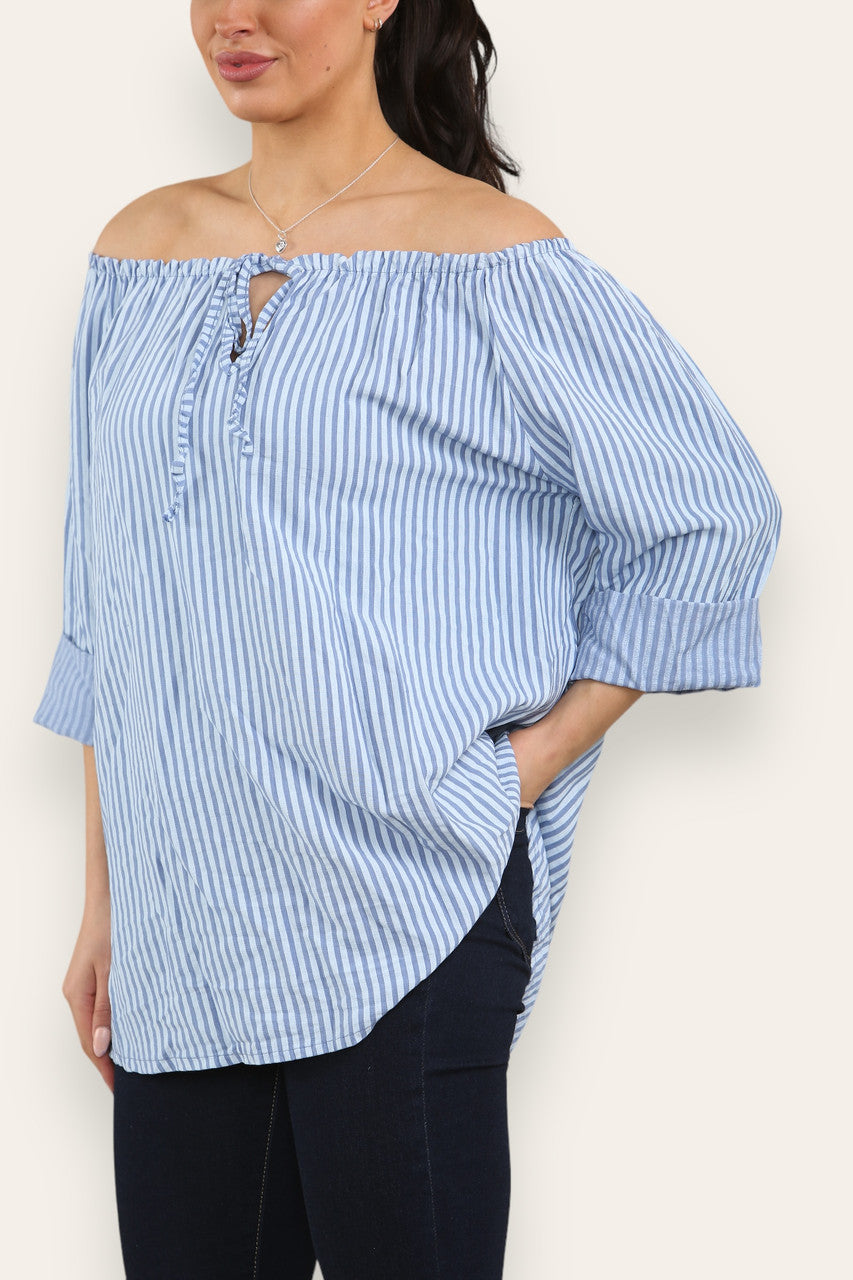 GESTREEPTE BARDOT TOP MET STRIKSLUITING VAN DENIM
