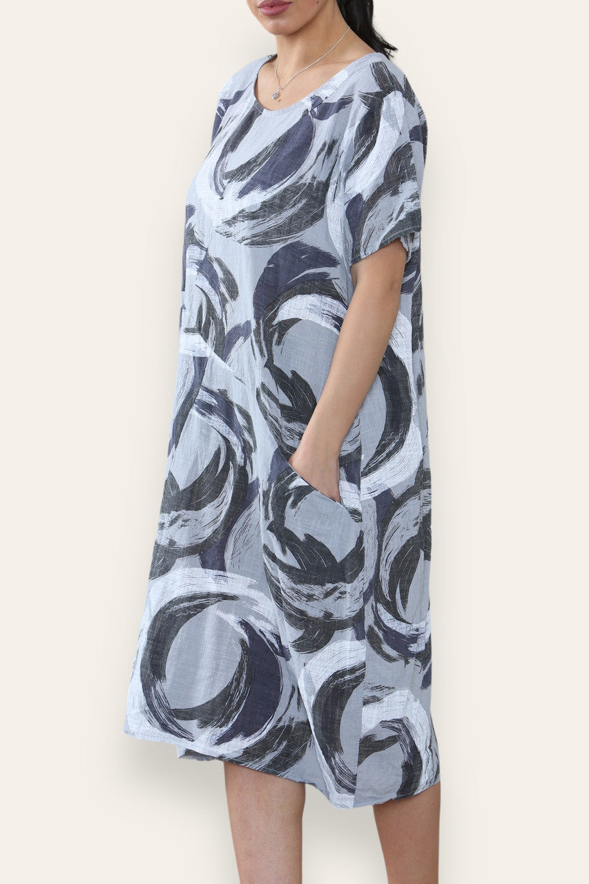 JURK MET SCHILDERSKWASTSTREEP PRINT EN MIDI LENGTE GRIJS