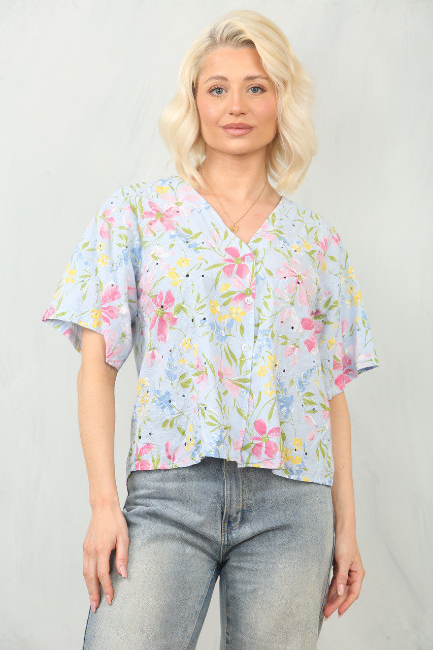 BRODERIE ANGLAISE BLOUSE TOP MET DITSY BLOEMENPRINT - LICHTBLAUW