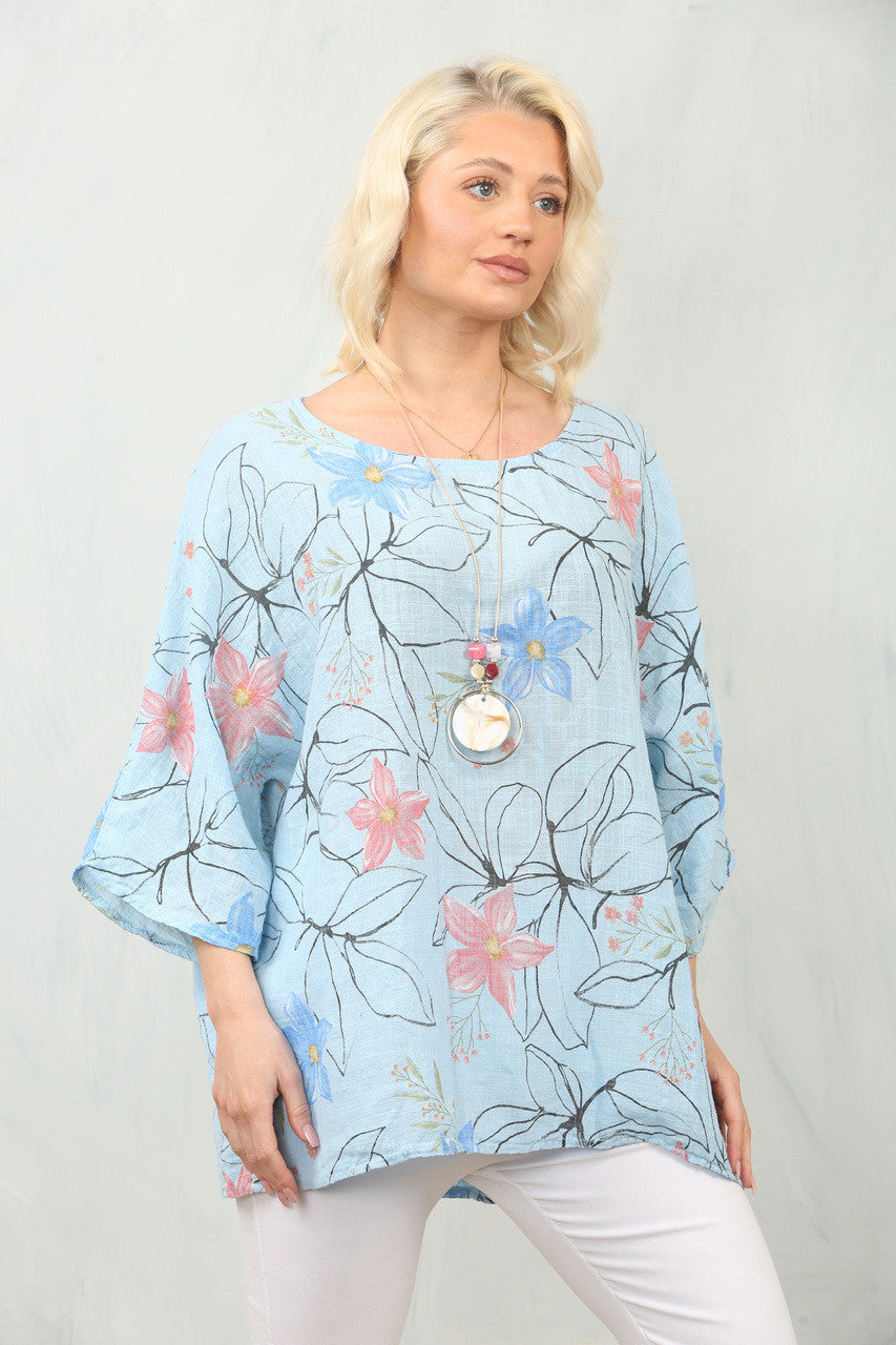 TOP MET BLOEMENSTENCILPRINT - LICHTBLAUW