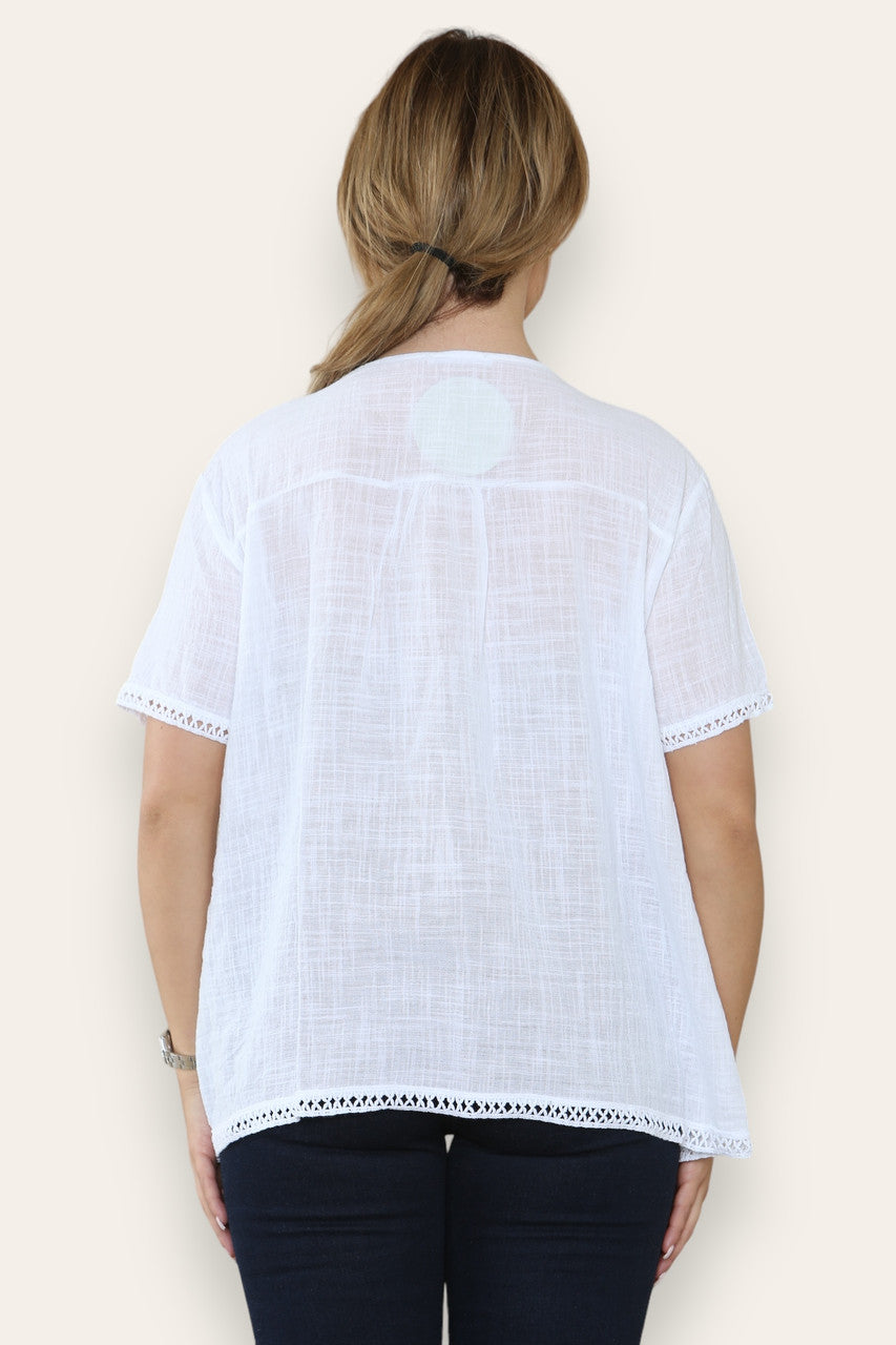 TOP MET GEHAAKTE AFWERKING WIT