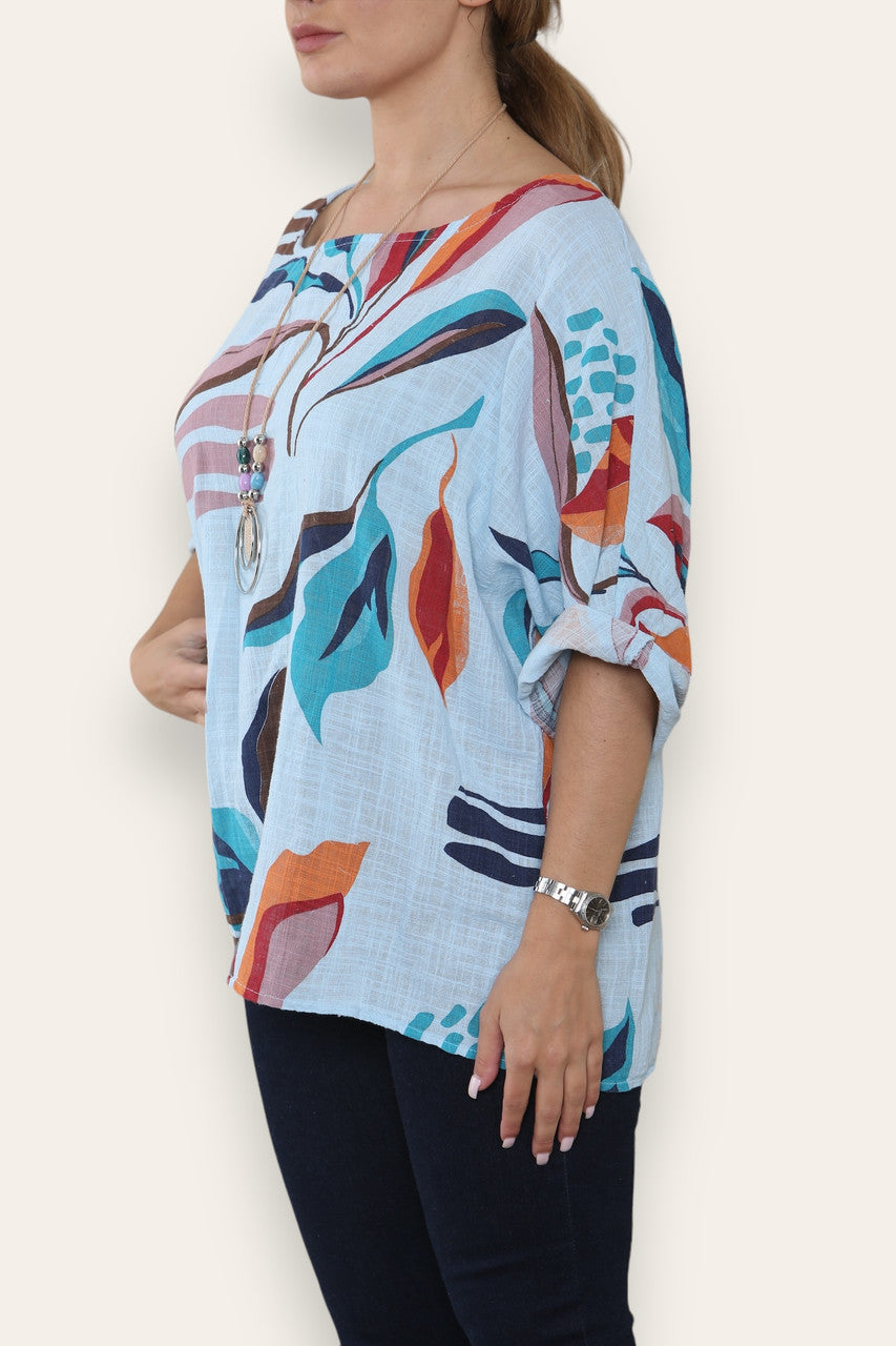 TOP MET PRINT VAN ABSTRACTE BLADEREN LUCHTBLAUW