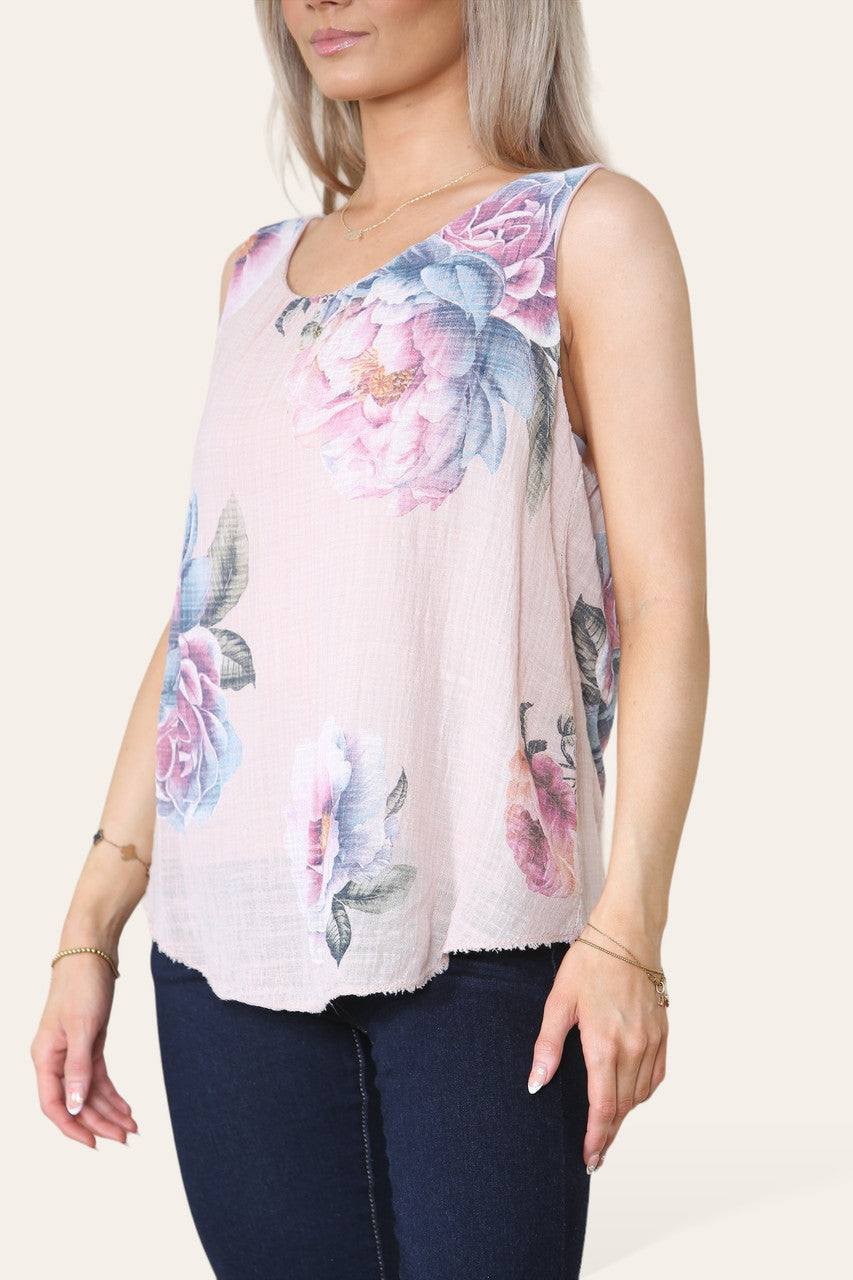 MOUSTINT KLEURIGE TOP ZONDER MOUWEN MET PEONIA PRINT