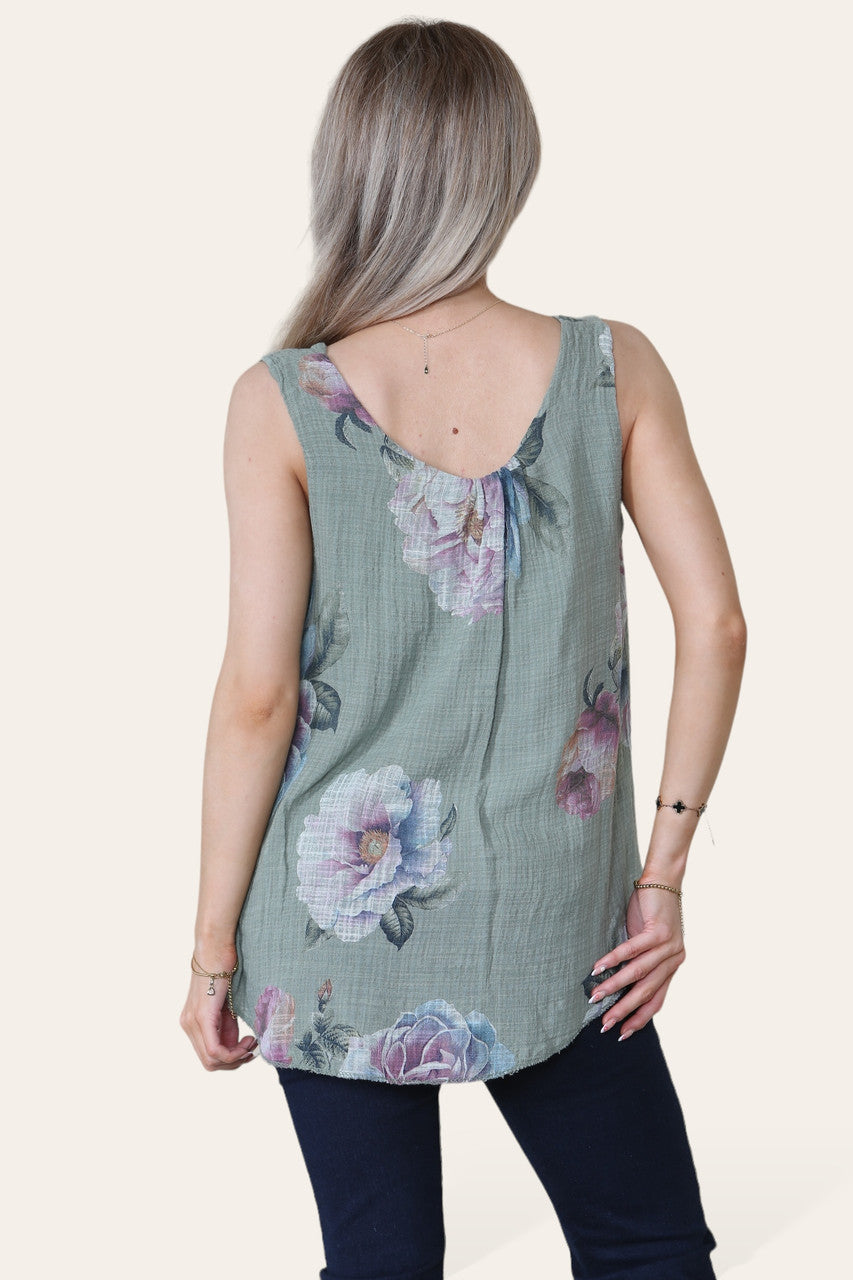Mouwloze top met pioenrozenprint khaki