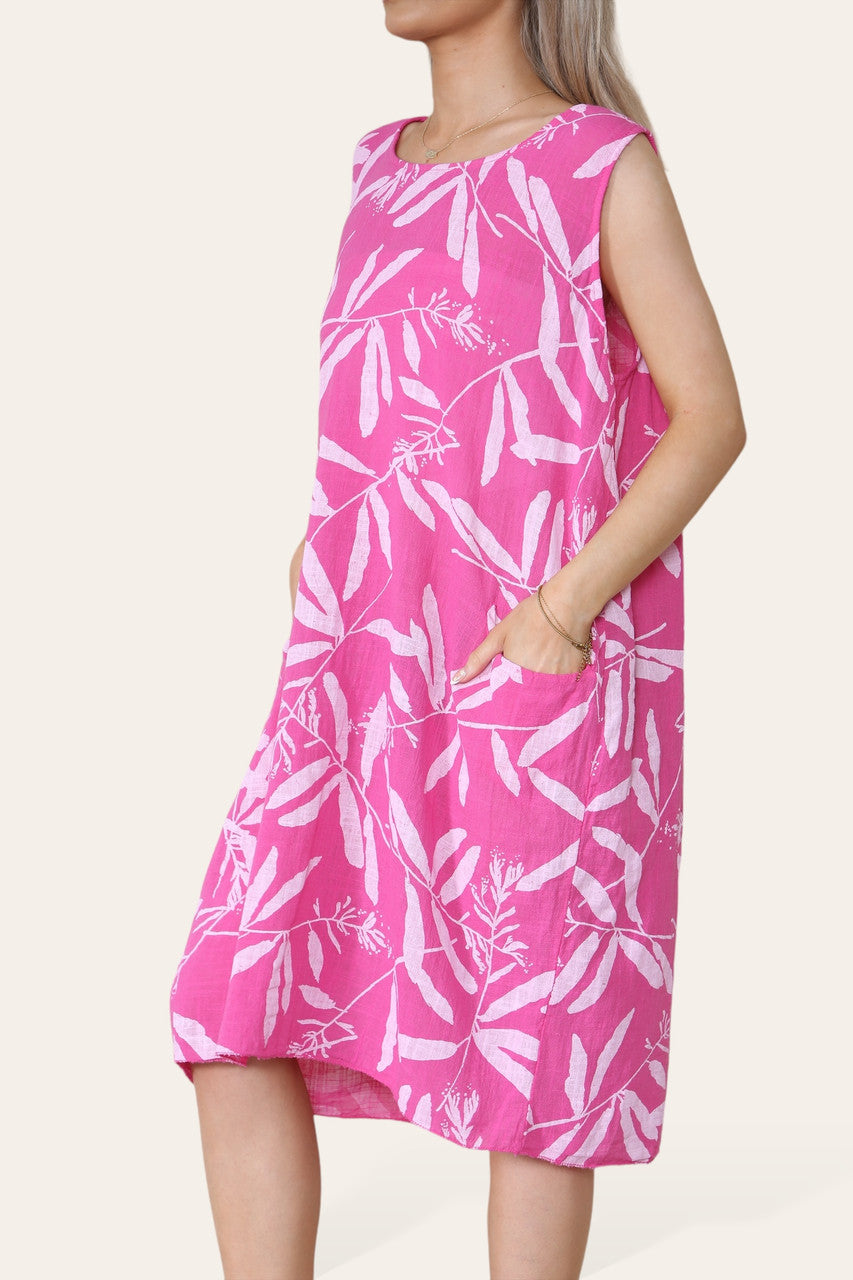 BLADSCHADUW PRINT MOUWLOZE JURK CERISE