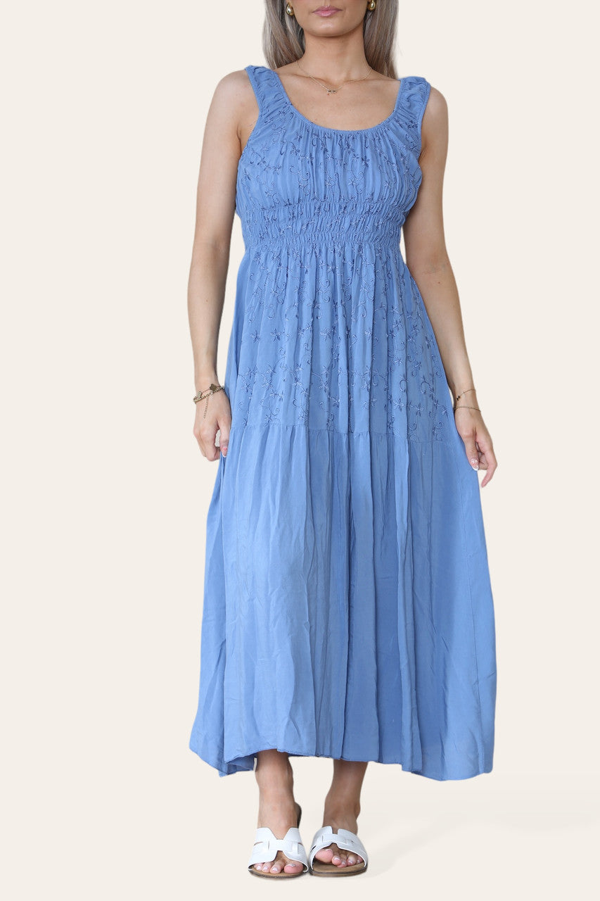 BLOEMEN BORDUUR MAXI GEPLOOIDE JURK DENIM