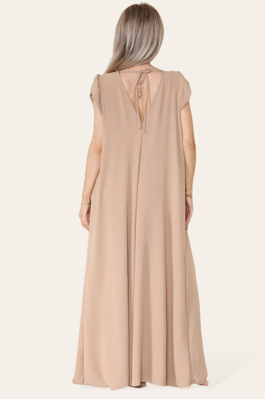 MAXI JUMPSUIT MET STRIKSLUITING TAN
