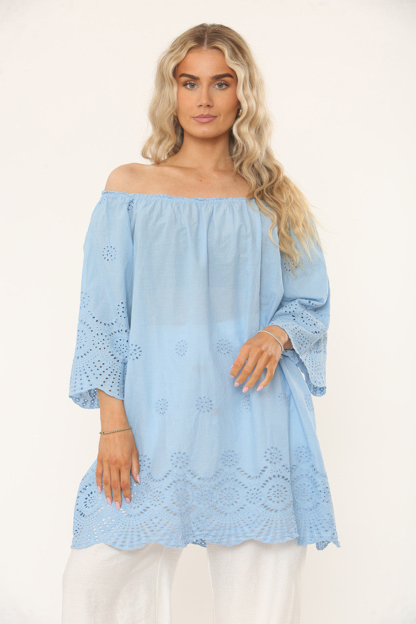 OFF SHOULDER TOP MET OOGJESONTWERP - LICHTBLAUW