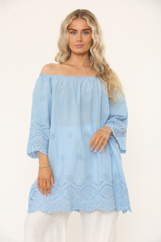 OFF THE SHOULDER EYELET DESIGN TOP - LIGHT BLUE
