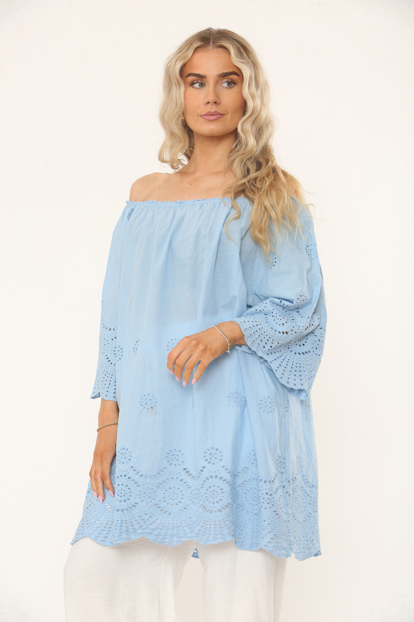 OFF SHOULDER TOP MET OOGJESONTWERP - LICHTBLAUW